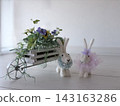 秋日景色，有花車和兔子 143163286
