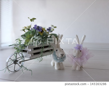 秋日景色,有花車和兔子 秋日景色,有花車和兔子 143163286