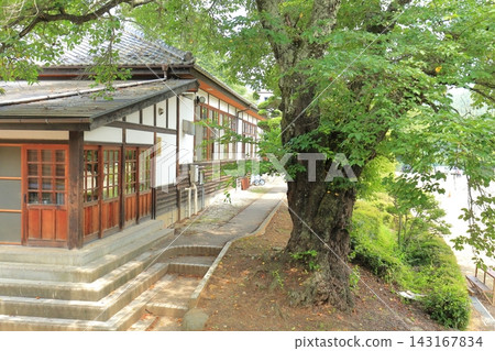 Delicious School in Hokuto City, Yamanashi Prefecture Delicious School in Hokuto City, Yamanashi Prefecture 143167834