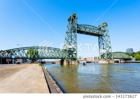 Koningshavenbrug De Hef bridge in Rotterdam, Netherlands Koningshavenbrug De Hef bridge in Rotterdam, Netherlands 143173627