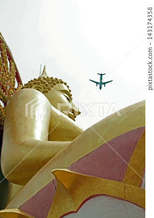 Temple in Koh Samui, Thailand Temple in Koh Samui, Thailand 143174358