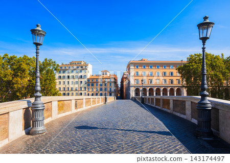 Pedestrian Ponte Sisto stone bridge in Rome, Italy Pedestrian Ponte Sisto stone bridge in Rome, Italy 143174497