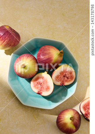 Fig cross section Fig cross section 143178798