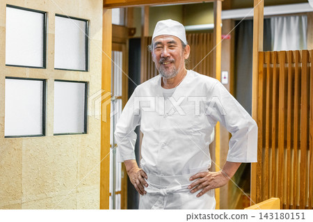 Bamboo grasping sushi Bamboo grasping sushi 143180151