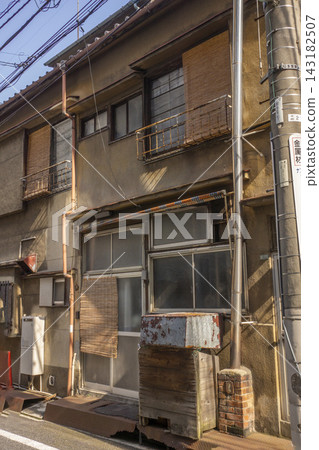 文京區有煙囪和竹百葉窗的公寓 文京區有煙囪和竹百葉窗的公寓 143182507