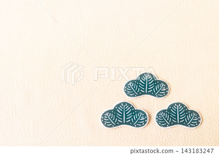 背景材質:縐布上的松樹圖案 背景材質:縐布上的松樹圖案 143183247