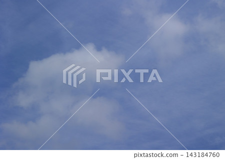 藍天白雲飄浮 藍天白雲飄浮 143184760