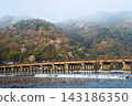 Arashiyama, Togetsukyo Bridge and cherry blossoms 143186350