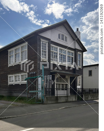 Naebo Elementary School Memorial Hall, diagonal front view, Higashi Ward, Sapporo City, blue sky Naebo Elementary School Memorial Hall, diagonal front view, Higashi Ward, Sapporo City, blue sky 143192069