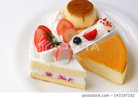 Strawberry Shortcake, Pudding à la Mode Strawberry Shortcake, Pudding à la Mode 143197182