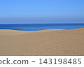 鳥取沙丘和日本海的地平線 143198485