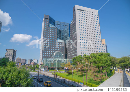 The exterior of Solid Square and Fuchu Kaido Street [Horikawa-cho, Saiwai-ku, Kawasaki City, Kanagawa Prefecture] 143199283