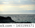 黃昏時分，從三浦半島城島看到的湘南地區巨浪。 143199371