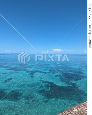 Crystal Clear Waters and Historic Fort at Dry Tortugas National Park. Crystal Clear Waters and Historic Fort at Dry Tortugas National Park. 143206109