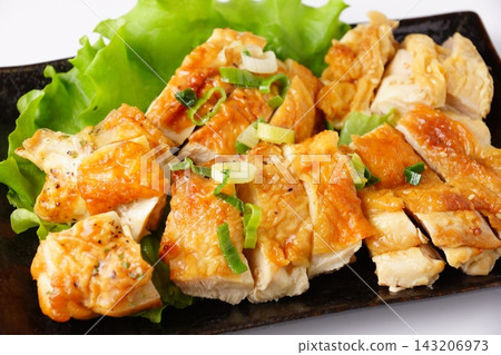 Chicken sauté (chicken dish) Chicken sauté (chicken dish) 143206973