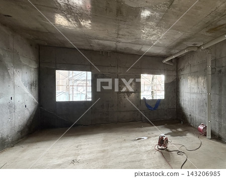 鋼筋混凝土建築的內部照片 鋼筋混凝土建築的內部照片 143206985