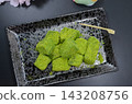 Delicious matcha warabi mochi 143208756