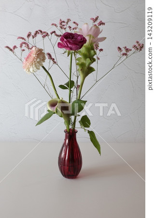 Pink flowers Pink flowers 143209119