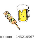 An illustration of draft beer and yakitori (grilled chicken skewers) with green onions. 143210567