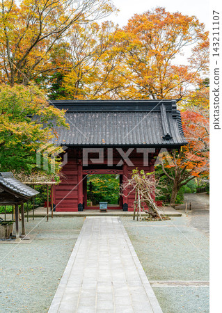 【神奈川縣】秋意漸濃的鎌倉妙本寺。 【神奈川縣】秋意漸濃的鎌倉妙本寺。 143211107
