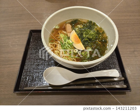 深夜享用拉麵 深夜享用拉麵 143211203