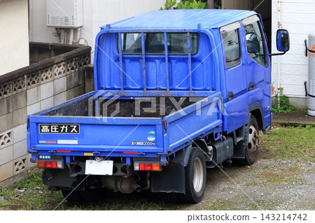 Double cab truck Double cab truck 143214742