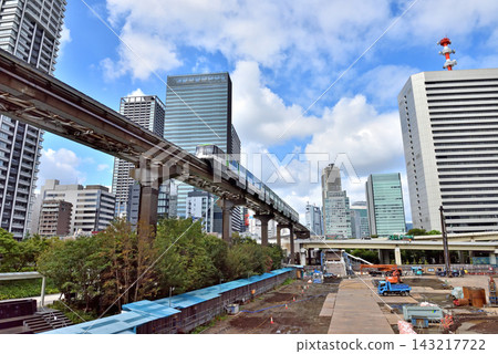 The Haneda Monorail Line, which runs on an elevated track, originates at Hamamatsucho Station. The Haneda Monorail Line, which runs on an elevated track, originates at Hamamatsucho Station. 143217722