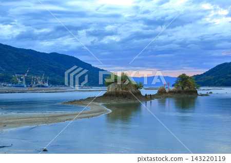 The Navy Road (Deep Blue Road) that appears at low tide - Etajima The Navy Road (Deep Blue Road) that appears at low tide - Etajima 143220119