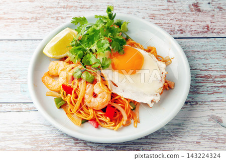 Mie goreng Mie goreng 143224324