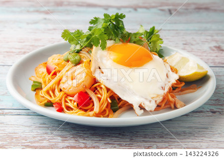 Mie goreng Mie goreng 143224326