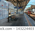 JR Kyushu Yukuhashi Station platform and train in Yukuhashi City, Fukuoka Prefecture 143224403