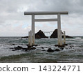 A large torii gate and Meotoiwa (Married Couple Rocks) floating in the sea (Sakurai Futamigaura) 143224771