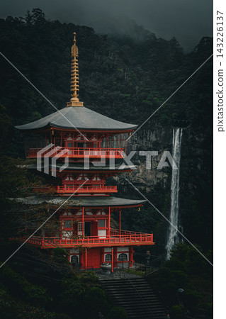 The fantastical scenery of Nachi Falls and the three-story pagoda, a World Heritage site, shrouded in morning mist. The fantastical scenery of Nachi Falls and the three-story pagoda, a World Heritage site, shrouded in morning mist. 143226137