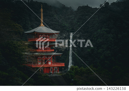 The fantastical scenery of Nachi Falls and the three-story pagoda, a World Heritage site, shrouded in morning mist. The fantastical scenery of Nachi Falls and the three-story pagoda, a World Heritage site, shrouded in morning mist. 143226138