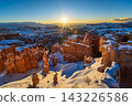Bryce Canyon National Park at sunrise in Winter, Utah, USA 143226586