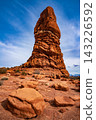 Balanced rock in the Arches national Park, Utah, USA 143226592