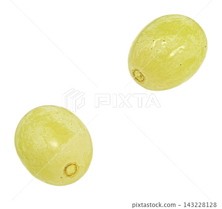 Falling green grapes isolated on white background with clipping path 143228128
