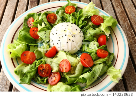 Fresh Burrata Salad With Tomatoes and Vegetables 143228638