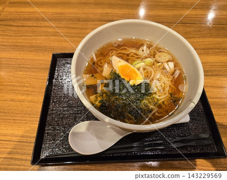 飯店深夜拉麵 143229569