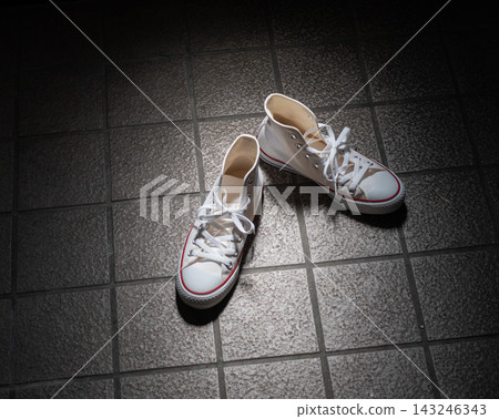 Put shoes Put shoes 143246343