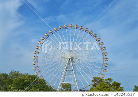 在藍天發光的弗累斯大轉輪 在藍天發光的弗累斯大轉輪 143246537