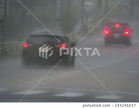 大雨 大雨 143246837