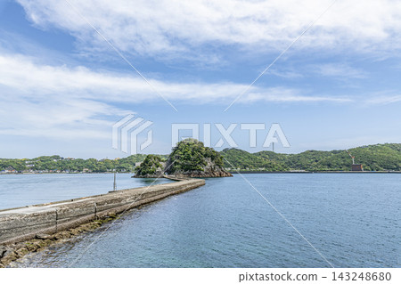 Inubashiri Island and surrounding scenery, the gateway to Shimoda Port, Shimoda City, Shizuoka Prefecture. Inubashiri Island and surrounding scenery, the gateway to Shimoda Port, Shimoda City, Shizuoka Prefecture. 143248680