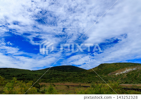 九月從淨土平眺望吾妻山脈和絢麗的天空 九月從淨土平眺望吾妻山脈和絢麗的天空 143252328