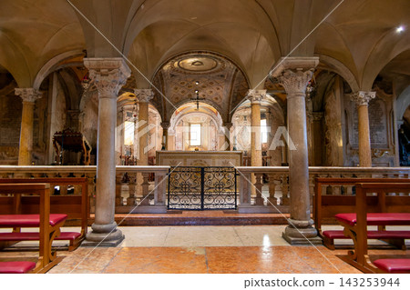 Crypt of the Modena Cathedral with the Tomb of Saint Geminianus Crypt of the Modena Cathedral with the Tomb of Saint Geminianus 143253944