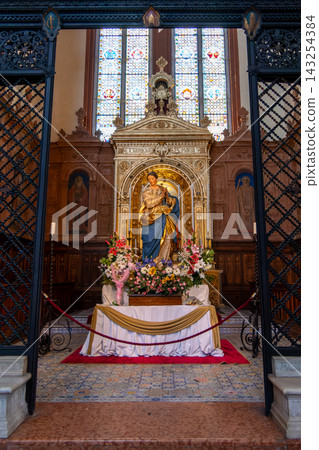 Statue of the Virgin Mary at the Altar of San Petronio Basilica in Bologna Italy Statue of the Virgin Mary at the Altar of San Petronio Basilica in Bologna Italy 143254384
