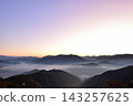 從潮見峠出發的中邊線（熊野古道）的雲海（霧） 143257625