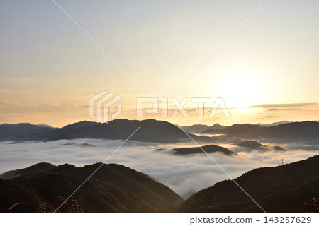 Sea of clouds (fog) of Nakahechi (Kumano Kodo) from Shiomi Pass Sea of clouds (fog) of Nakahechi (Kumano Kodo) from Shiomi Pass 143257629