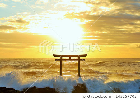 First sunrise from Oarai Isosaki Shrine, Ibaraki Prefecture First sunrise from Oarai Isosaki Shrine, Ibaraki Prefecture 143257702