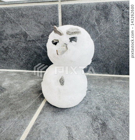 石頭和雪人 143262680